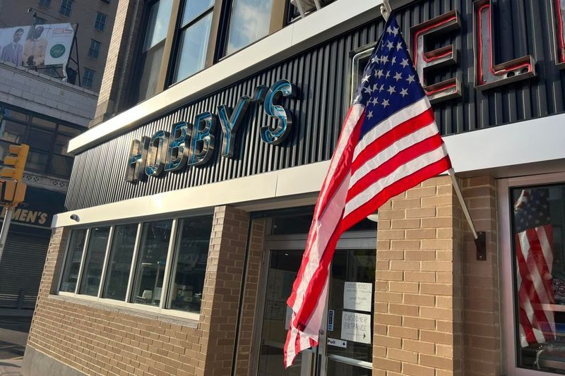 New Jersey Restaurants So Good They Don't Need To Advertise - Decor Hint Hobby's Delicatessen - Newark