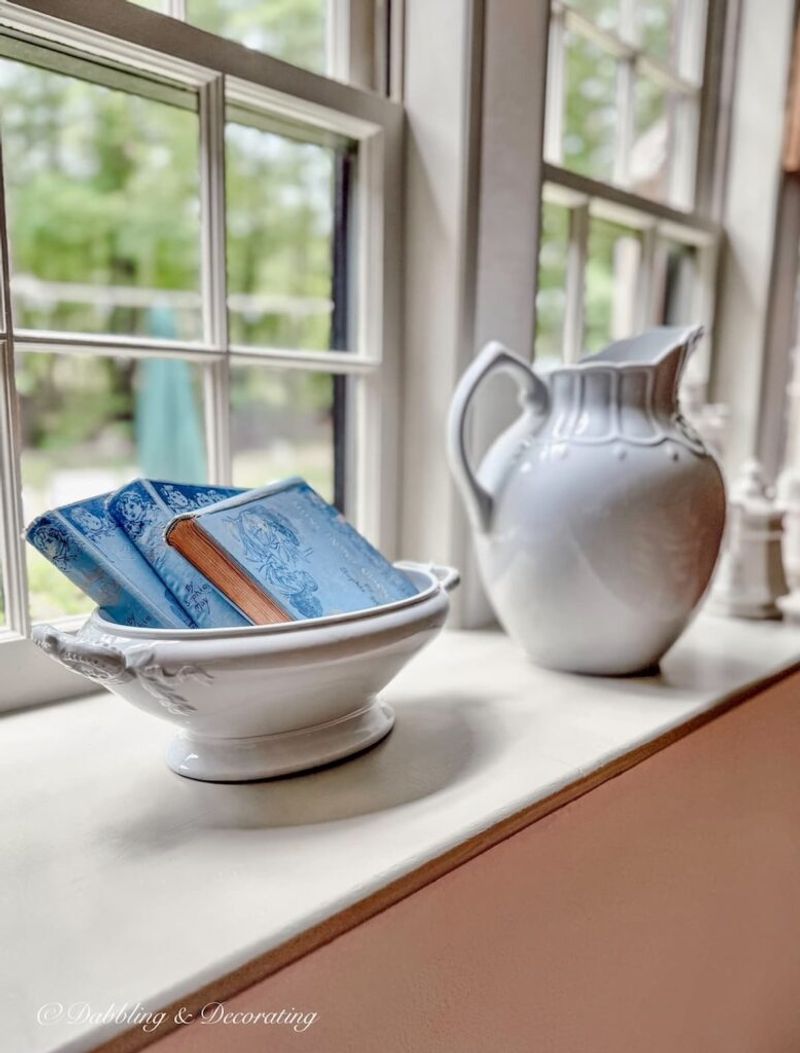 Top Antique Rarities Georgia Collectors Are Racing To Find - Decor Hint Rare Ceramic Pitchers