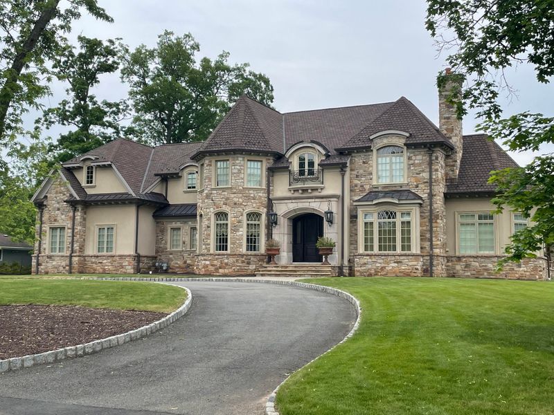 14 New Jersey Home Styles Forecasted To Fall By 2026 - While 8 Gain Ground - Decor Hint McMansions