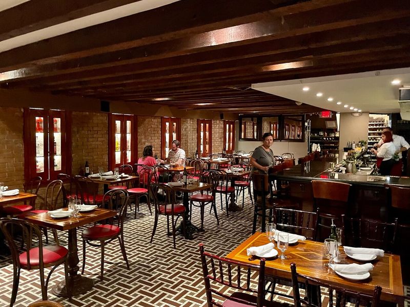 15 Hidden Gem Italian Spots In Florida That Thrive Without Ever Running An Ad - Decor Hint Lucia's Garden - Sarasota