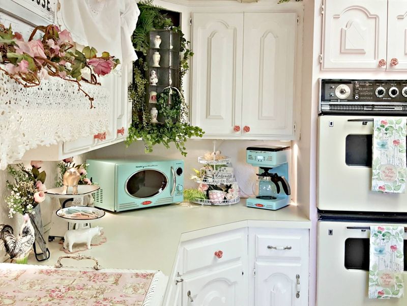 The Antiques Arizona Collectors Say You’ll Wish You Bought Before 2026 Hits - Decor Hint Retro Kitchen Gadgets