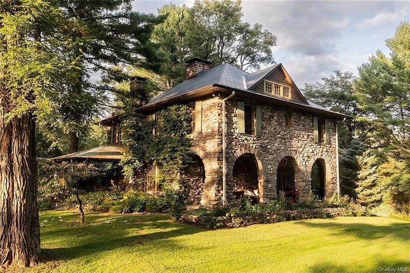 Heritage-Inspired Homestead