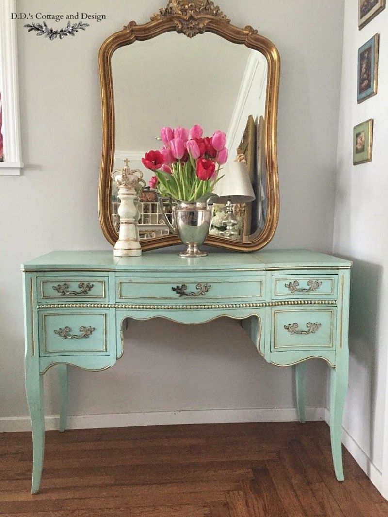 These 11 Louisiana Vintage Finds Are Selling Like Crazy - Decor Hint French Provincial Dressers & Vanities
