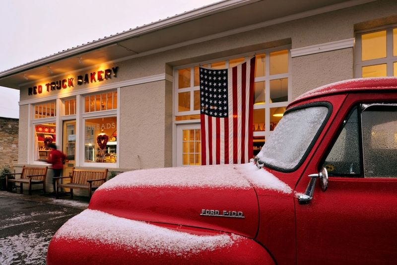 Virginia Bakeries Worth Waking Up Early For - Decor Hint Red Truck Bakery