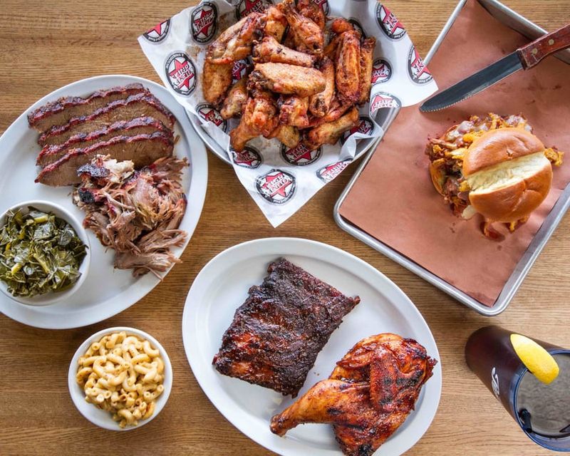 15 Family-Owned Fried Chicken Restaurants In Virginia Worth The Trip - Decor Hint County Grill & Smokehouse