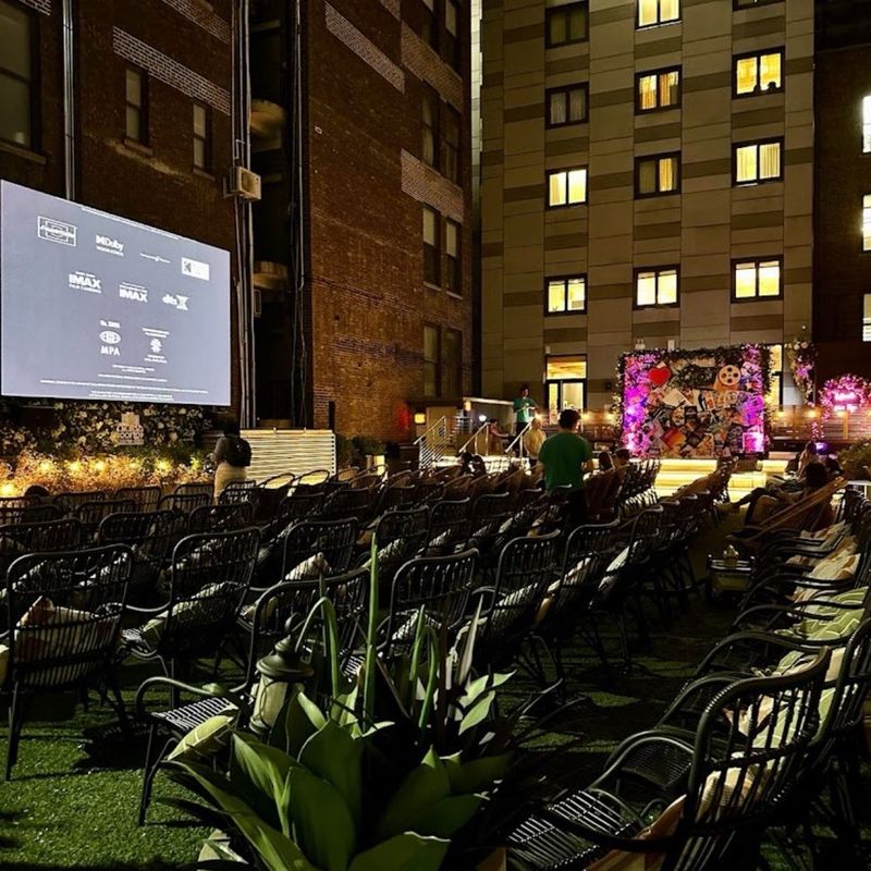 20 Cozy Fall Dates In New York's Most Enchanting Places - Decor Hint Cozy Movie Night At An Outdoor Theater In Tarrytown