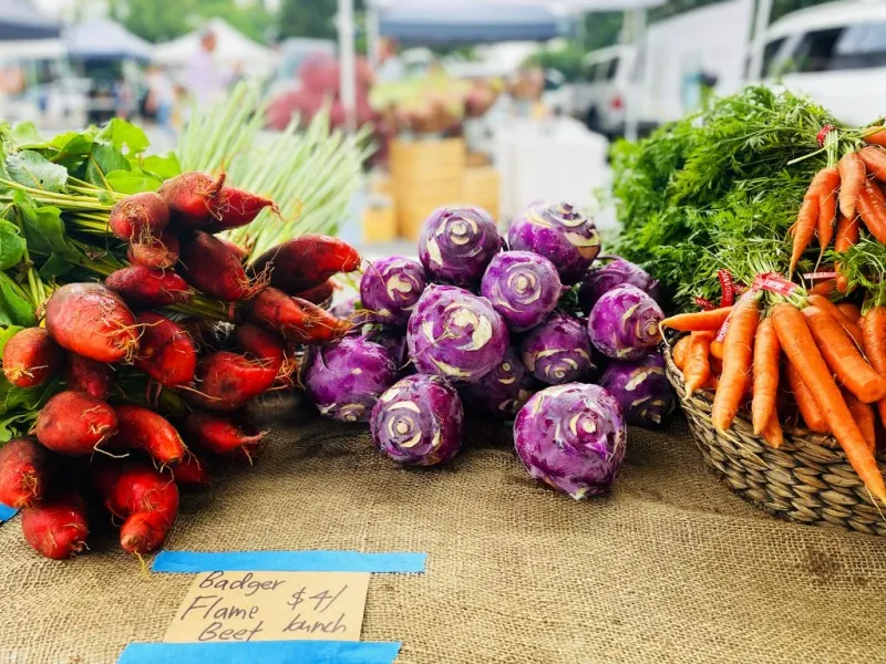 20 Cozy Fall Dates In New York's Most Enchanting Places - Decor Hint Browse Farmers' Markets In Beacon