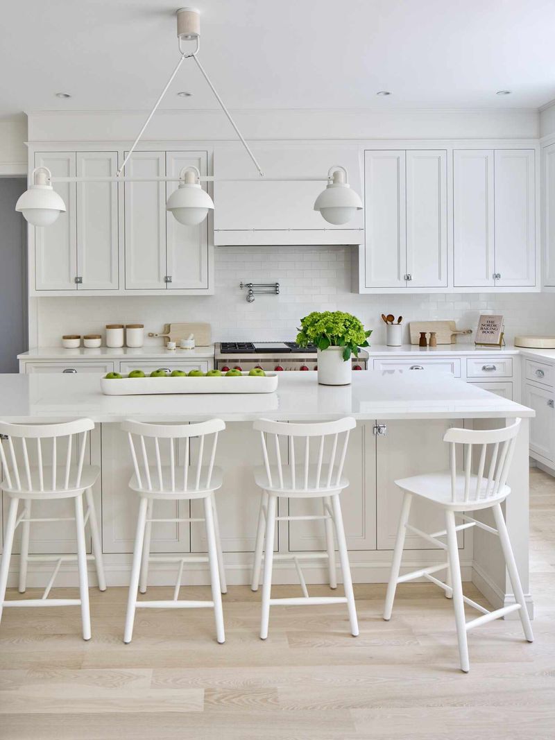 Home Design Trends In Florida People Don't Like - Decor Hint All-White Kitchens