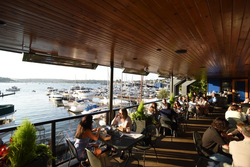 The Harbor Grill & Oyster Bar