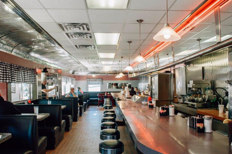 Classic Pennsylvania Diners Tucked Away In Small Towns - Decor Hint Dave's Diner, Adamstown
