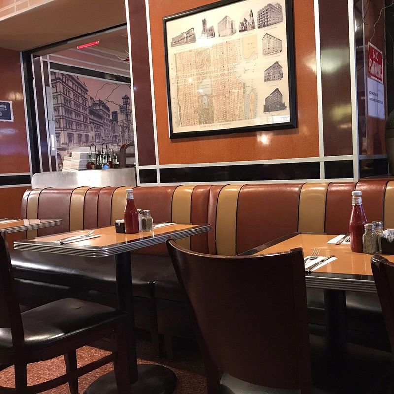 16 New York Diners Where Comfort Food Is Always On The Table - Decor Hint City Diner - New York City