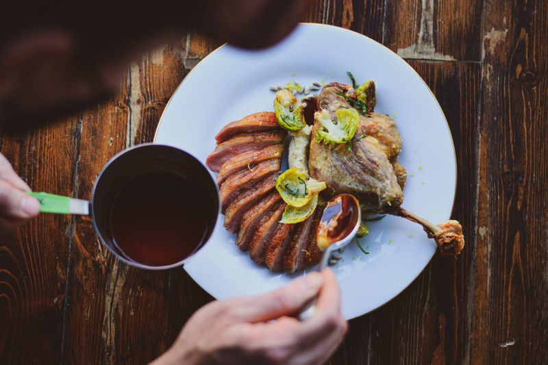 Why Missouri's St. Louis Restaurants Are Struggling With Rising Costs And Fewer Diners - Decor Hint Value Vs. Price: How Owners Try To Lure Diners Back