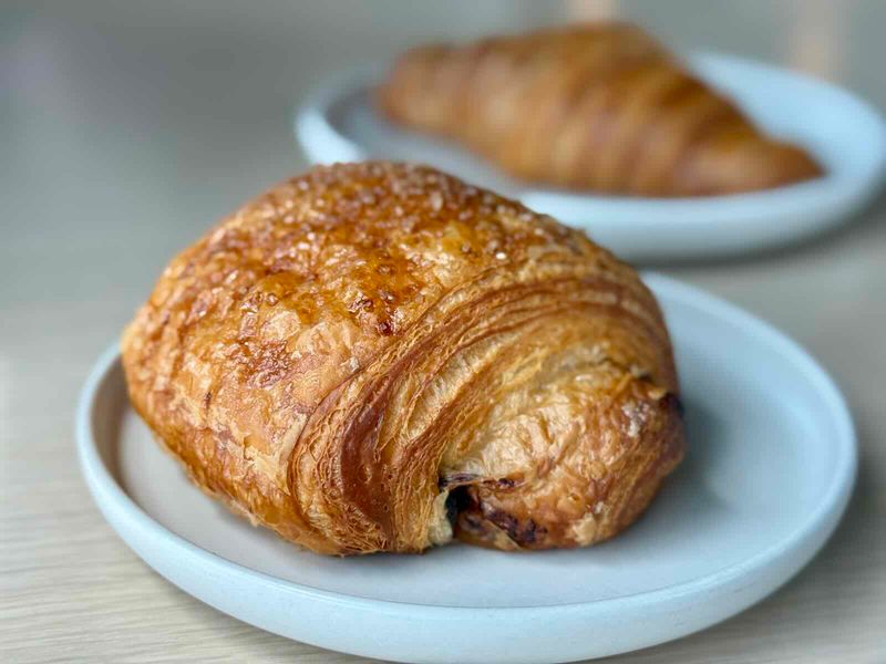 In Casera Cafe & Bakery In Milwaukee, Wisconsin, The Cozy Ambiance Meets Incredible Flavor - Decor Hint Customer Favorites And Word-Of-Mouth Buzz