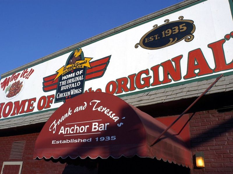 Why Locals Say This Buffalo Wing Spot Is The Best In New York - Decor Hint The Birthplace Of Buffalo Wings