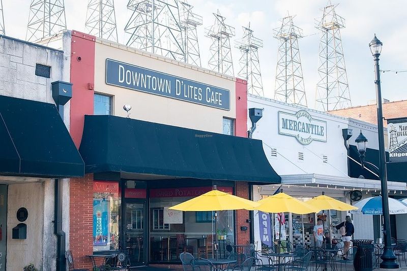 The Collapse: Bankruptcy And Store Closures