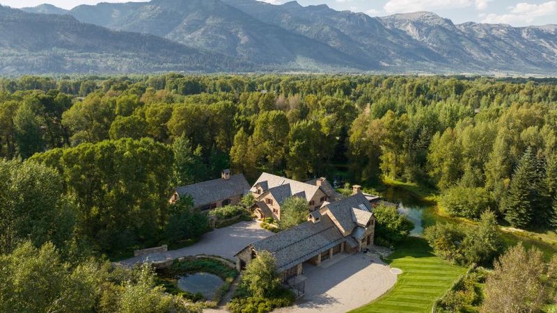Why Wyoming's Legacy Ranches Are The Hottest Luxury Buy - Decor Hint Market Snapshot
