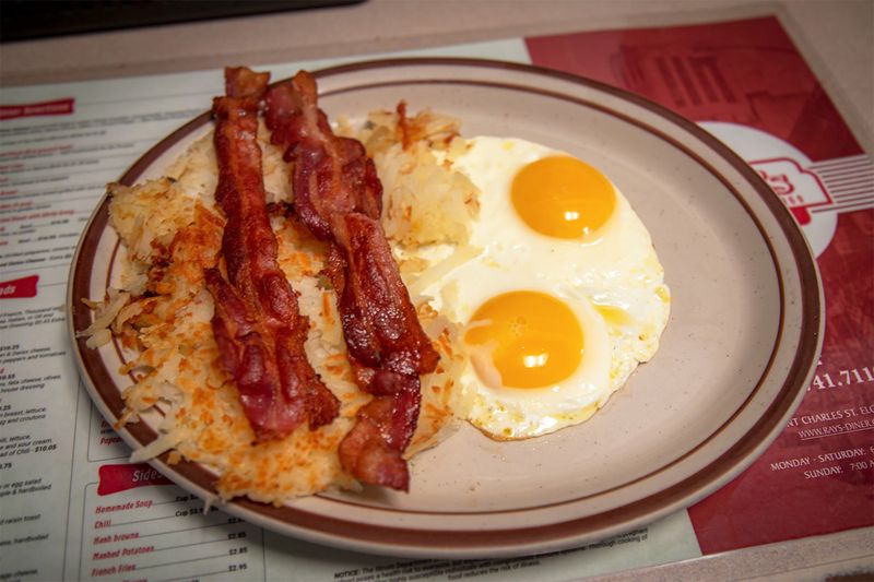 17 Illinois Diners Where Comfort Food Still Feels Like Home - Decor Hint Ray's Diner – Elgin