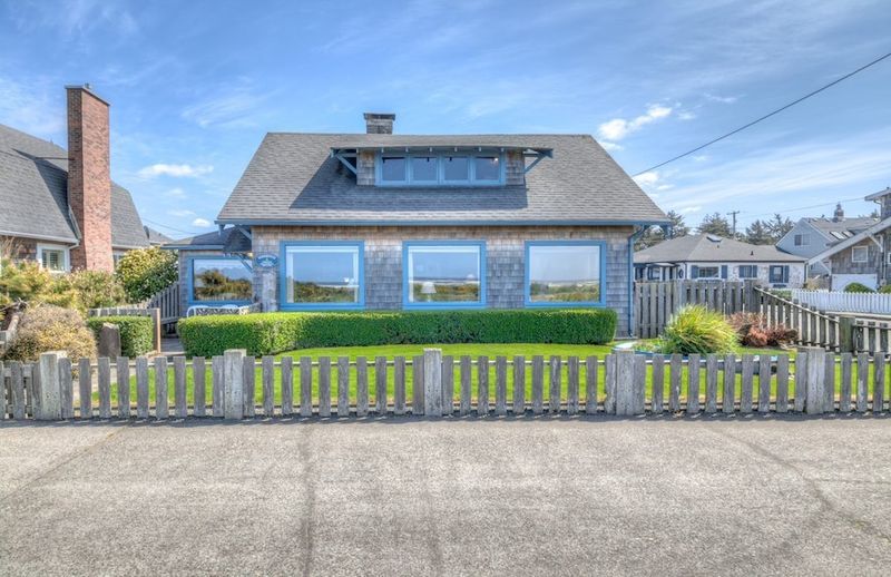 Seaside Beach Bungalow