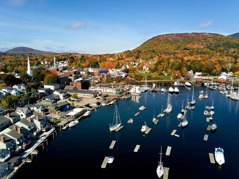 Blue Hill's Quiet Peninsula Living