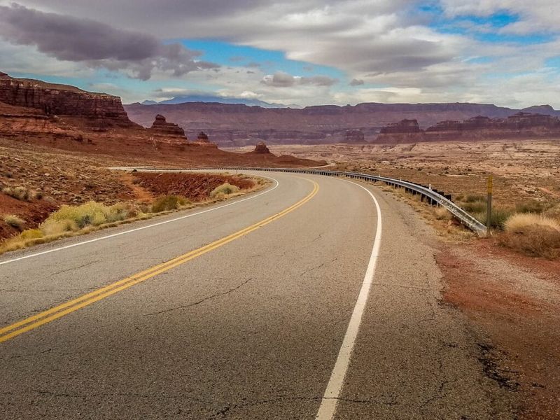 10 Scenic Utah Roads That Lead You Through The West's Most Beautiful National Parks - Decor Hint Highway 95 Bicentennial Route