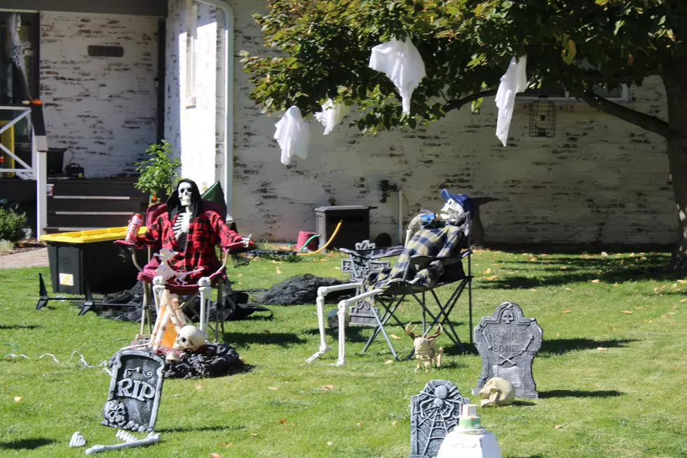 Meet The Casper Houses In Wyoming Taking Halloween Decorations To The Next Level - Decor Hint Camping Skeletons