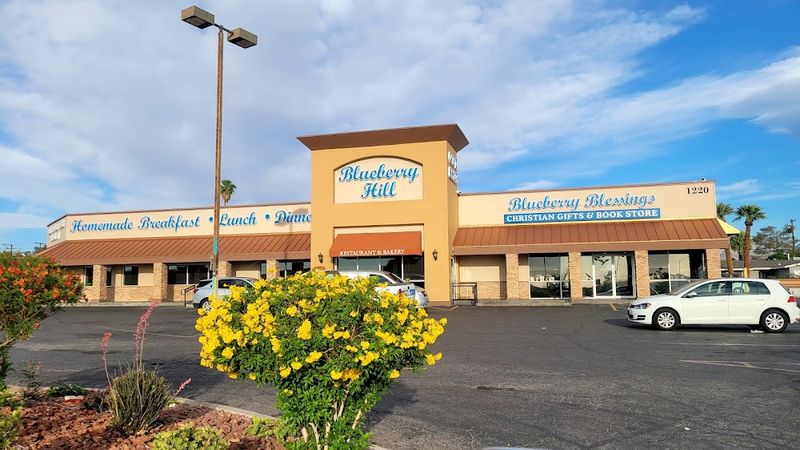 11 Nevada Cafés Where Homemade Rules And Pie Is Worth The Stop - Decor Hint Blueberry Hill Family Restaurant – Las Vegas