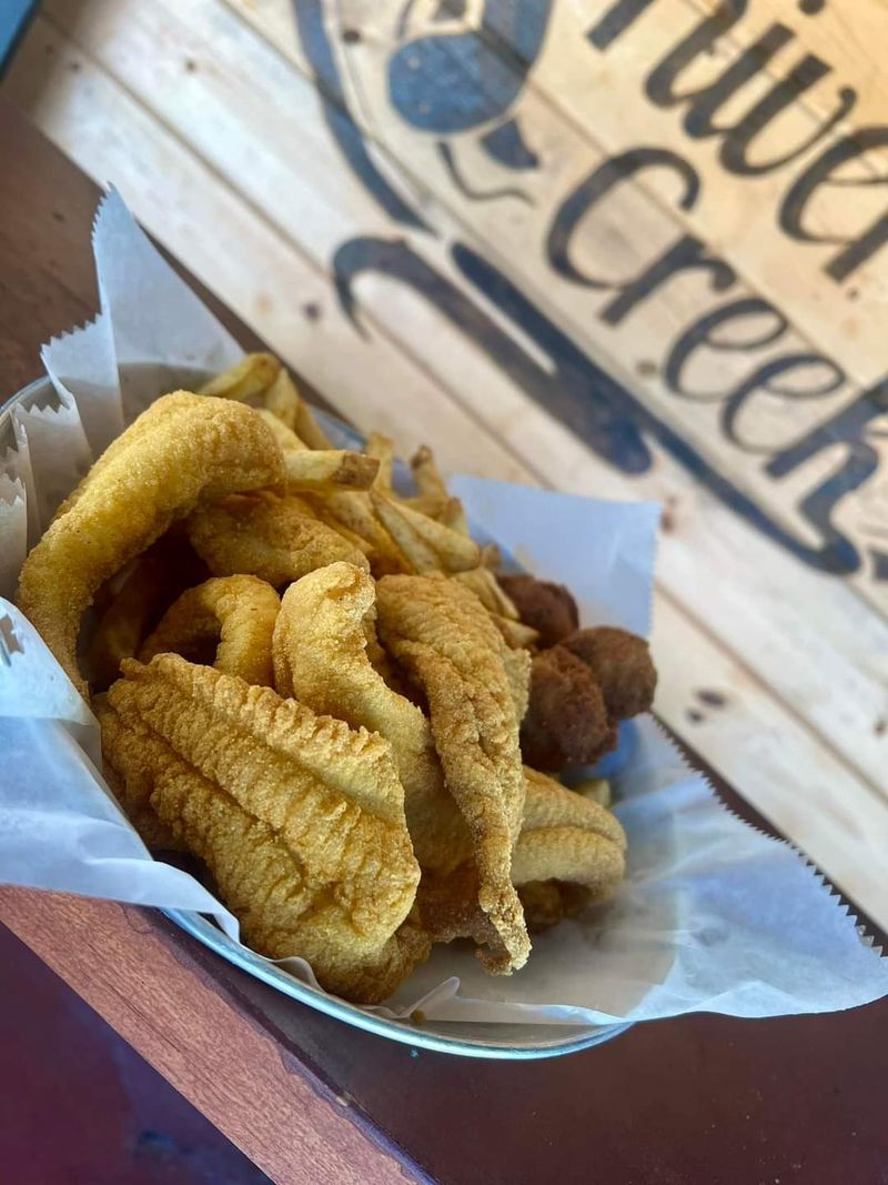 10 Mississippi Catfish Restaurants That Get The Crunch Just Right - Decor Hint Shivers Creek Fish House