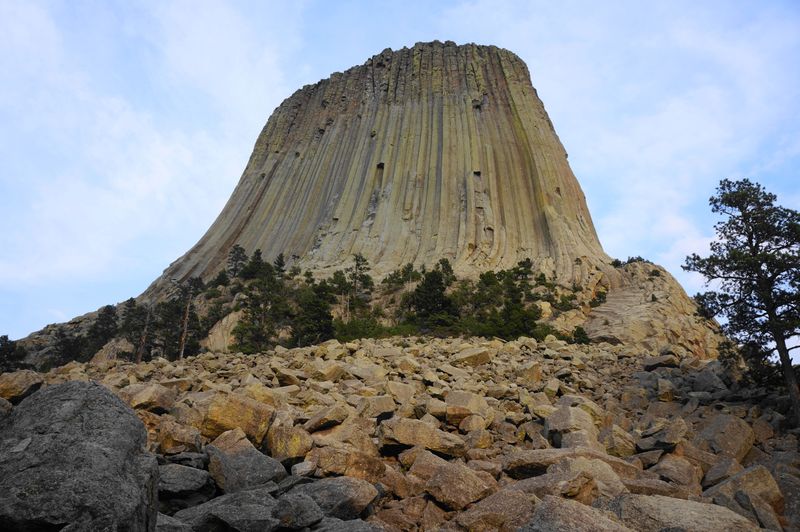 10 Must-Do Experiences On Your Wyoming Bucket List - Decor Hint Hike Through Devils Tower National Monument