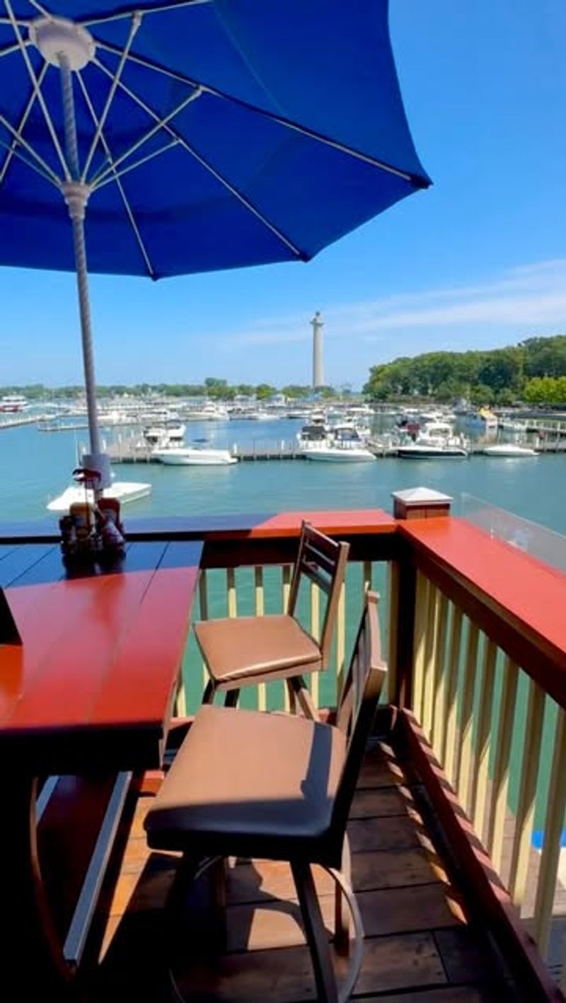 10 Ohio Seafood Shacks Only Locals Know Serving Up Lakeside Flavor Done Right - Decor Hint Dock's Beach House