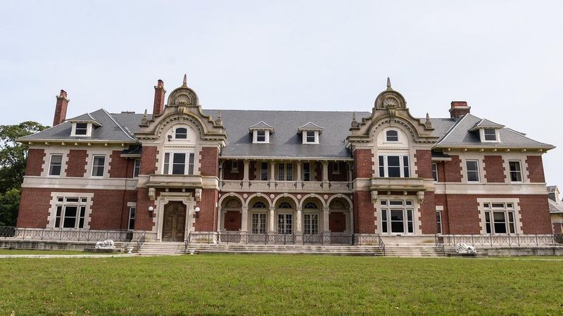 Idle Hour – Oakdale, Long Island