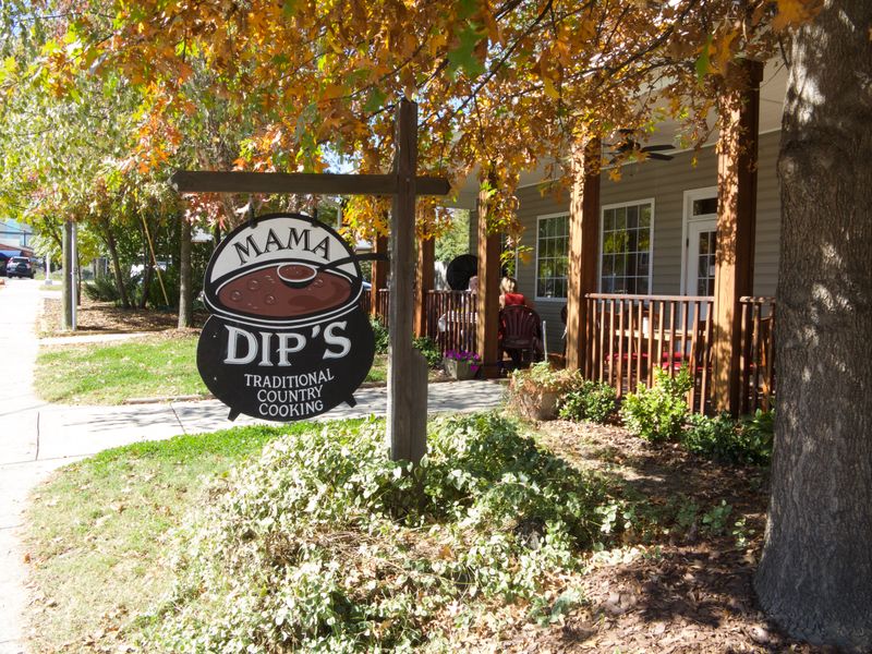 12 Family-Run Fried Chicken Restaurants In North Carolina - Decor Hint Mama Dip's Kitchen
