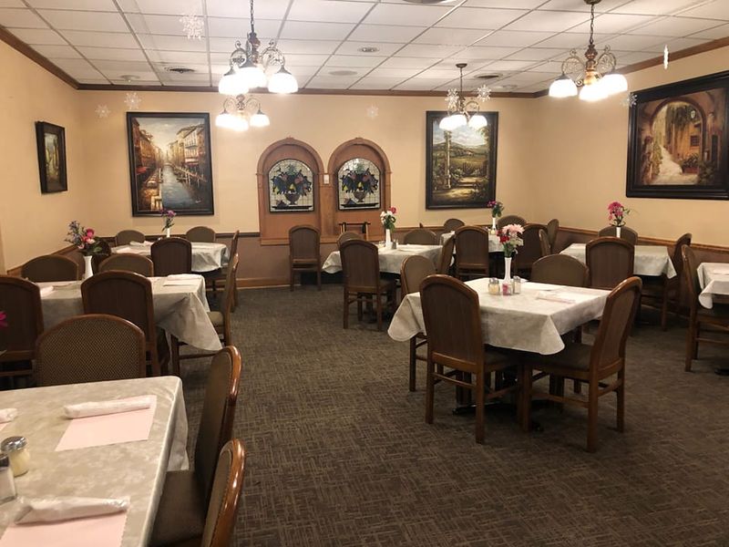 12 Underrated Italian Restaurants In West Virginia Serving Food Straight Out Of Nonna's Kitchen - Decor Hint Minard's Spaghetti Inn - Clarksburg