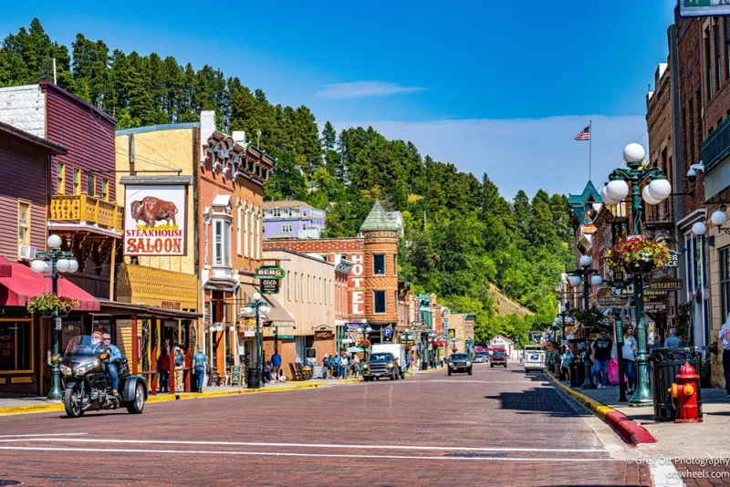 15 Small Towns In South Dakota Worth Visiting - Decor Hint Deadwood