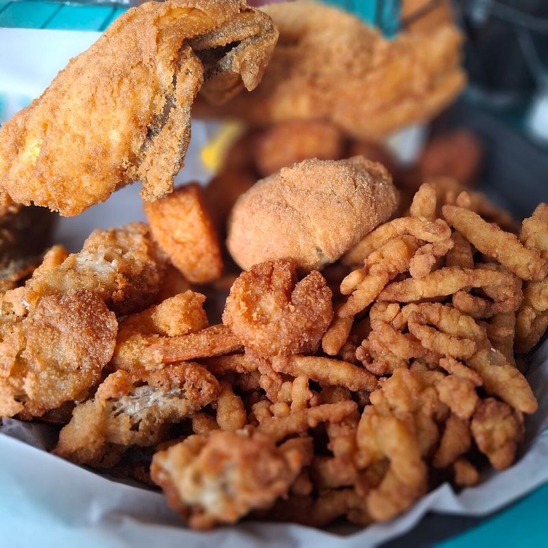 16 Iconic Fish Fries In Virginia That Prove Nobody Does Coastal Flavor Like the Locals - Decor Hint The Crab Shack on Chincoteague Island