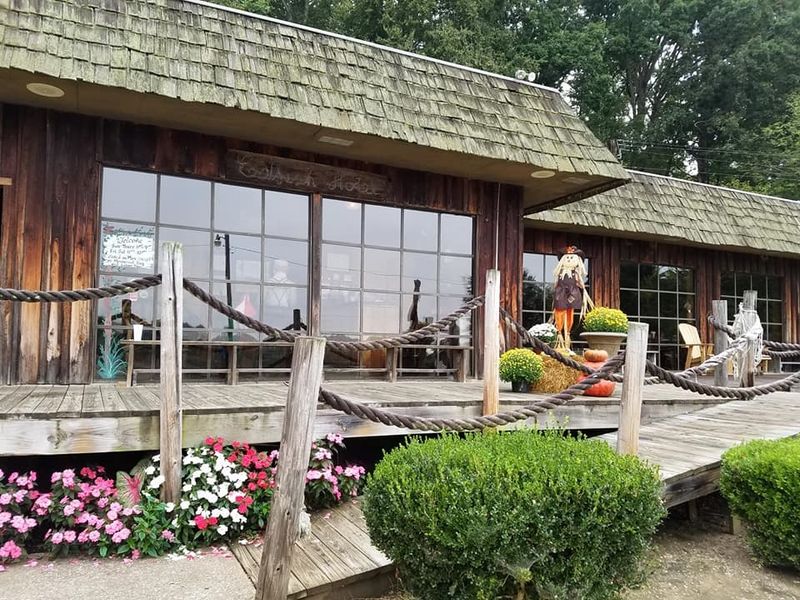 Hagy's Catfish Hotel Restaurant