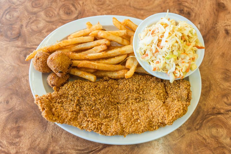 18 Fish Fry Hotspots Across Texas That Bring The Southern Flavor - Decor Hint Flying Fish in Garland