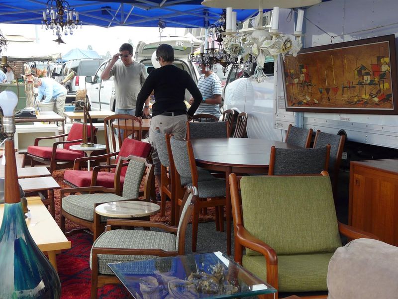 18 Must Visit California Markets For Furniture Collectors And Mid Century Enthusiasts - Decor Hint Long Beach Antique Market