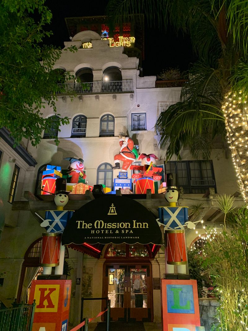 7 California Christmas Markets That Draw Huge Crowds Every Year - Decor Hint Mission Inn Festival of Lights