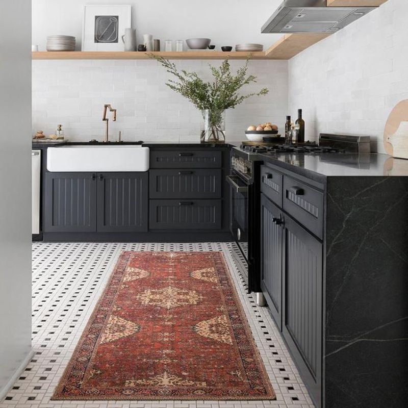 8 Kitchen Trends Fading From Illinois Homes And 8 That Still Look Great - Decor Hint Granite Countertops Everywhere