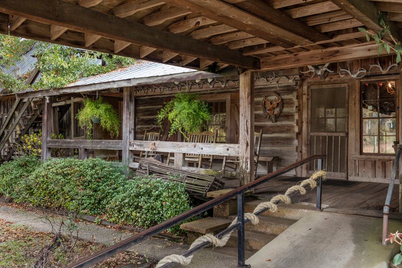 9 Alabama Buffets Locals Say Are Worth Every Plate - Decor Hint Ezell's Catfish Cabin - Laverne