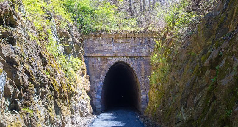 Virginia's Most Unique Tunnel Comes With A Fascinating History - Decor Hint Built By Immigrants