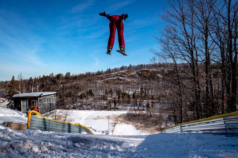 Michigan's Overlooked Upper Peninsula City With Lake Views And A Quirky Charm - Decor Hint America's Skiing Birthplace