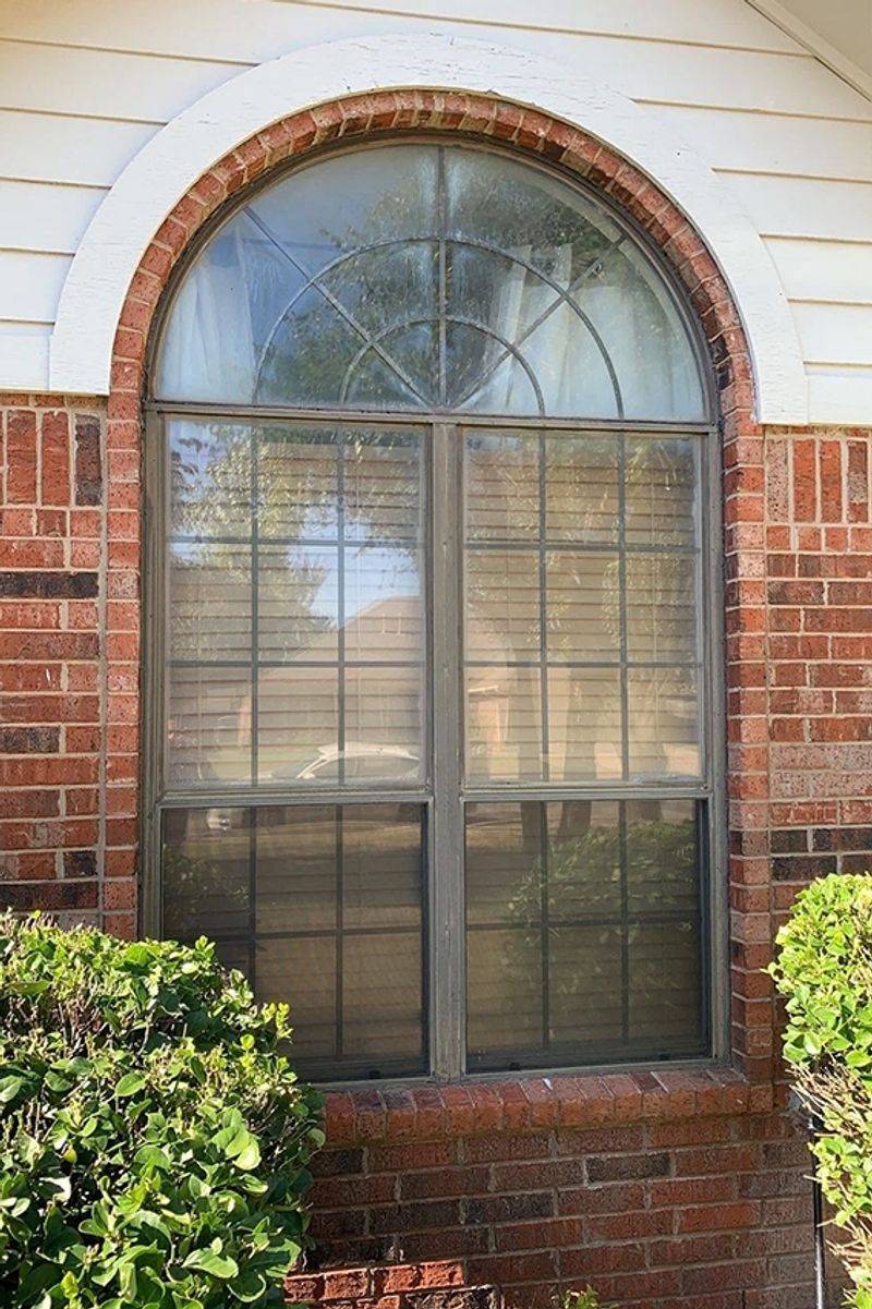 Dated Window Styles That Could Be Hurting Your Home's Aesthetic - Decor Hint Arched Palladian Windows