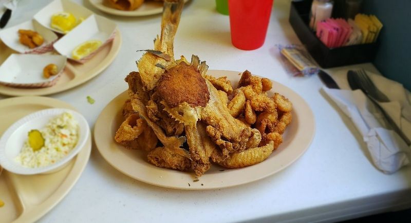 10 North Carolina Fish Camps Locals Say Never Miss The Mark - Decor Hint Catfish Cove