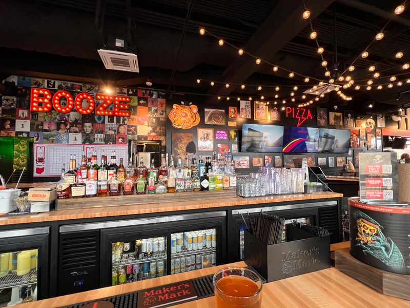 Mikey's Late Night Slice