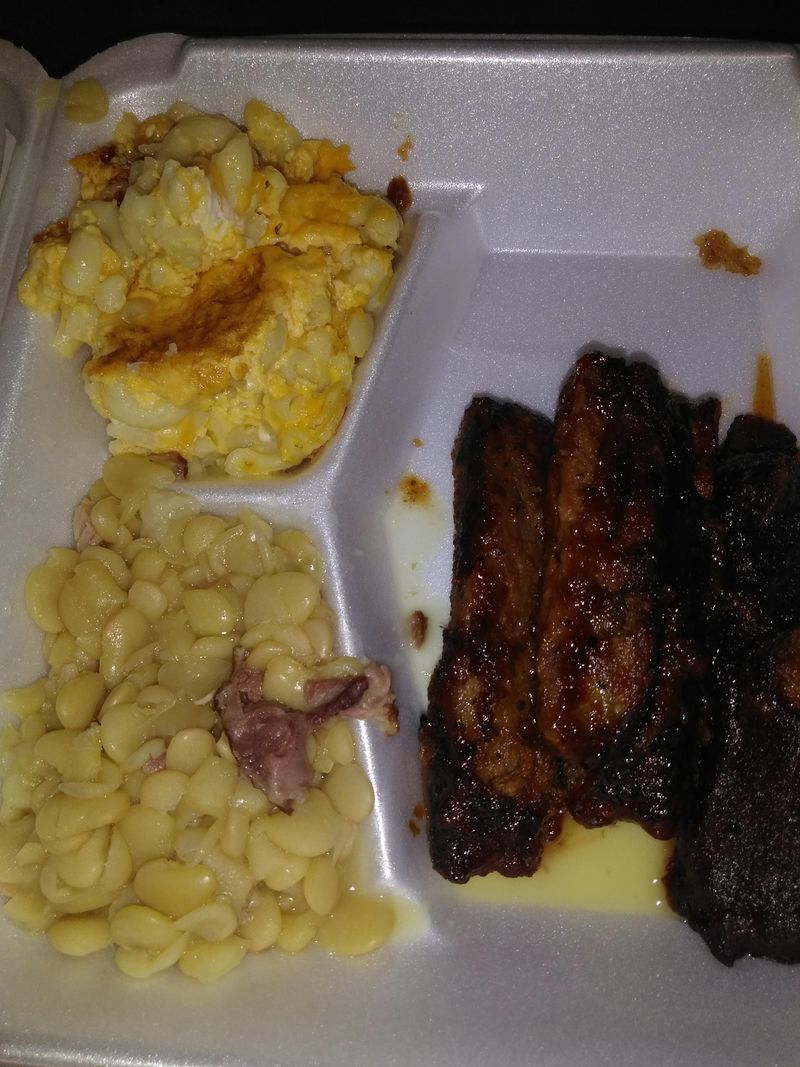 Locals Guard This South Carolina Soul Food Restaurant Jealously - Decor Hint The Meat-And-Three Format Is King