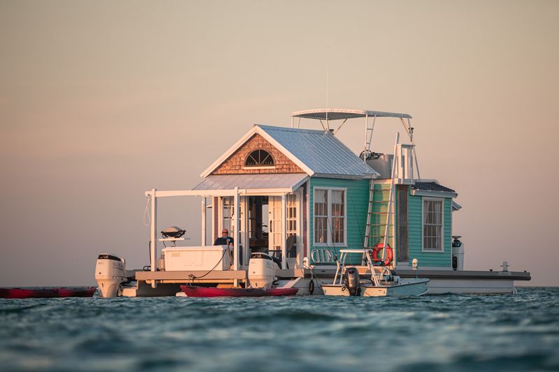 Key West Houseboat Paradise with Top Ratings