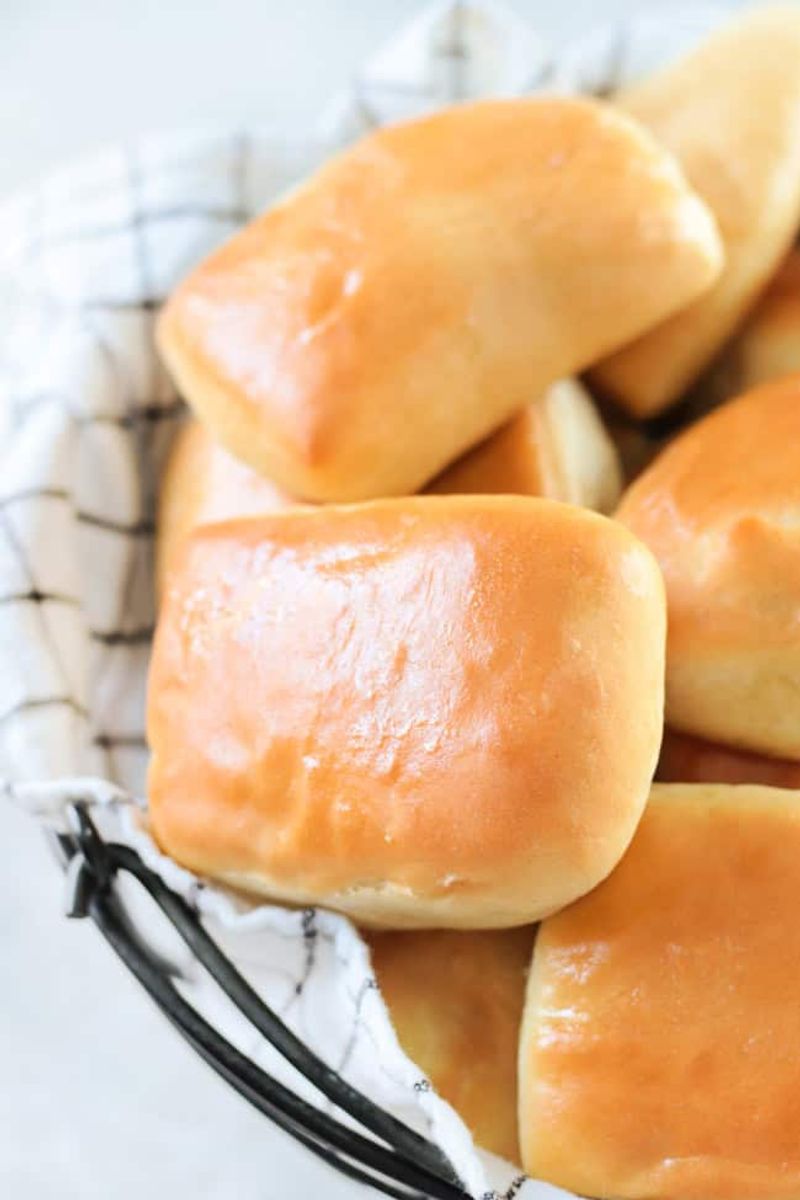 Smart Reasons This Is The Ultimate Time To Enjoy Texas Roadhouse Without The Chaos - Decor Hint Fresh Rolls Come Out Piping Hot