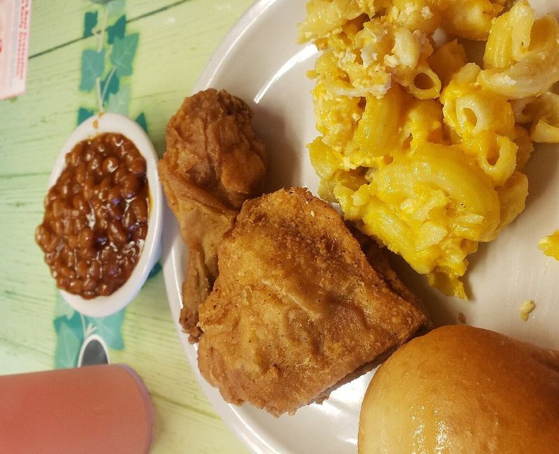 This Florida Eatery Makes Every Meal Taste Like Home - Decor Hint Best Fried Chicken