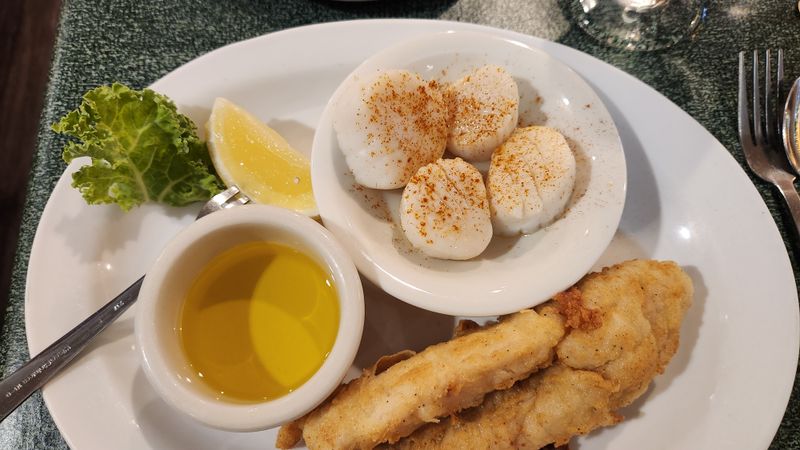 The Wisconsin Lodge That Turns Prime Rib Into An Obsession - Decor Hint Hand-Breaded Walleye That Locals Swear By